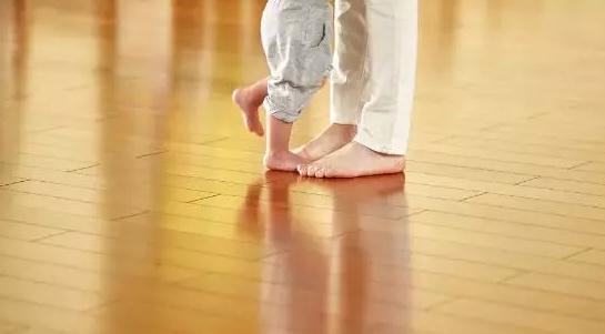 品質(zhì)康輝:十年追尋 只因那一份對康輝地板的信任!